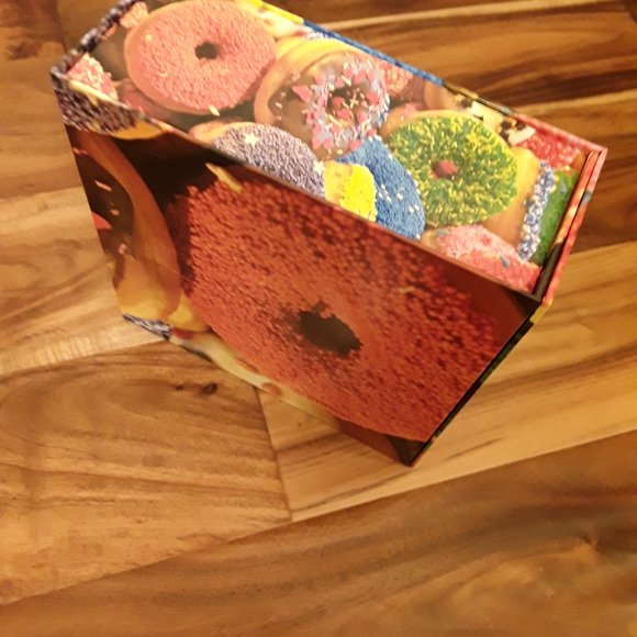 Keepsakes Sure-Lok1000 Piece Jigsaw Puzzle "Donut Party" in magnetic box. - Picture 6 of 6